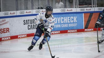 Nicolas Schindler aus der U20 der Panther feiert heute seine DEL-Premiere.
Foto: Ralf Lüger Nicolas Schindler aus der U20 der Panther feiert heute seine DEL-Premiere.
Foto: Ralf Lüger